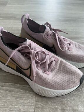 💜 Nike React Flyknit Running Shoes – Women's Size 8 💜